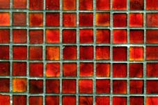 Crimson-Mosaikfliesen im Bad